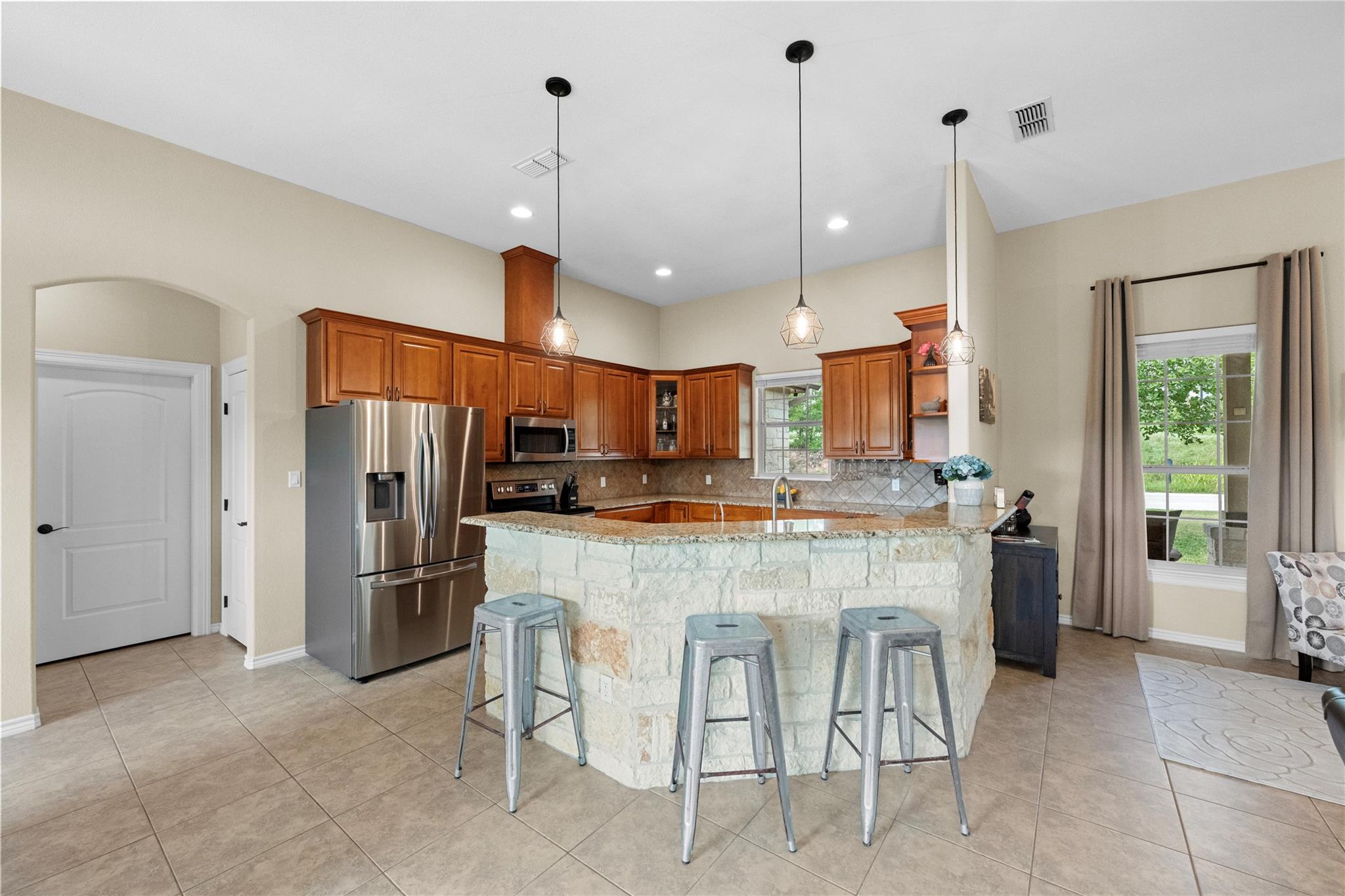 132 Mamalu DR