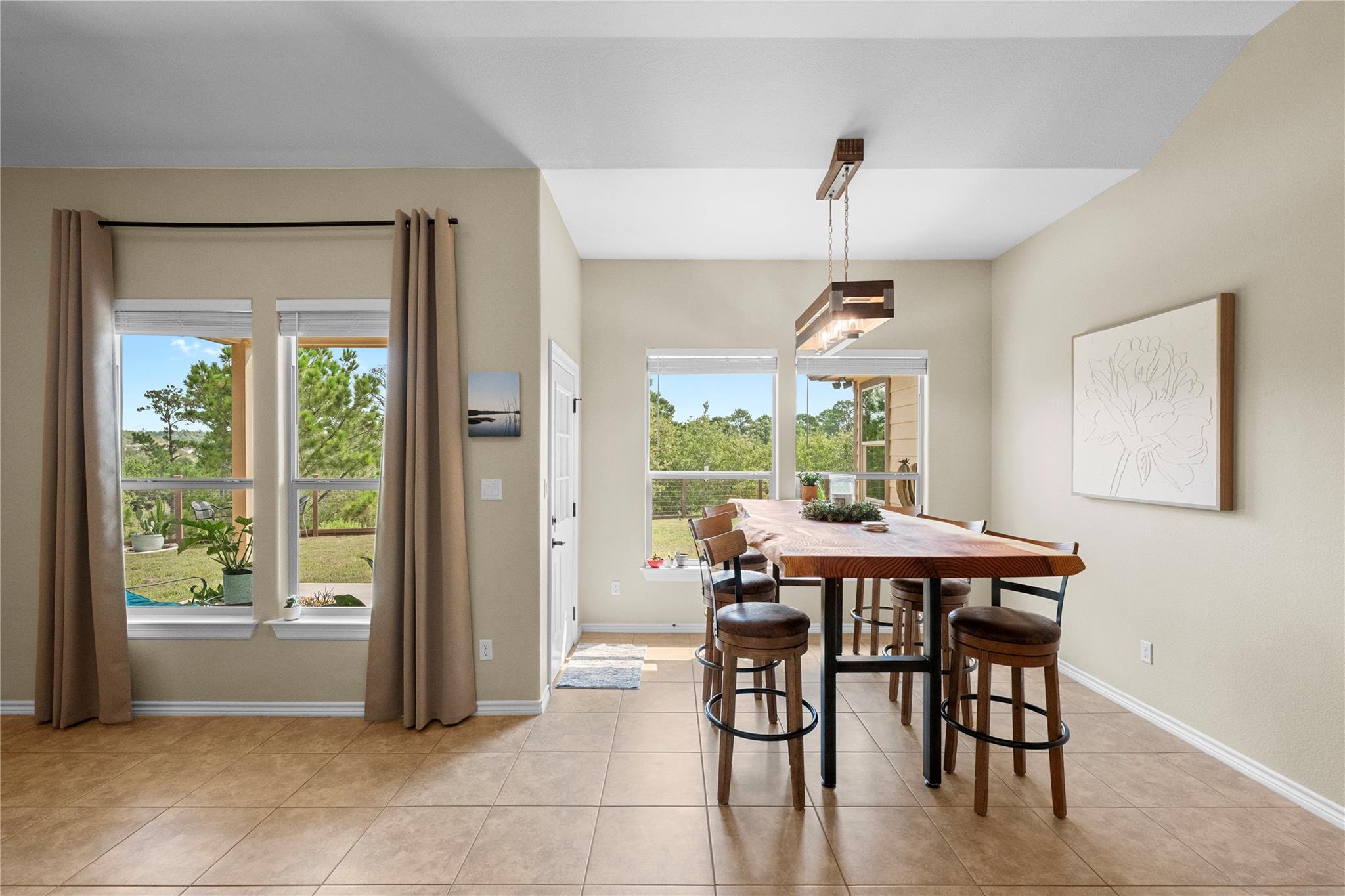 132 Mamalu DR