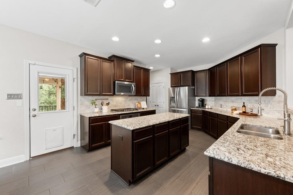 18404 Deleon Bayou LN