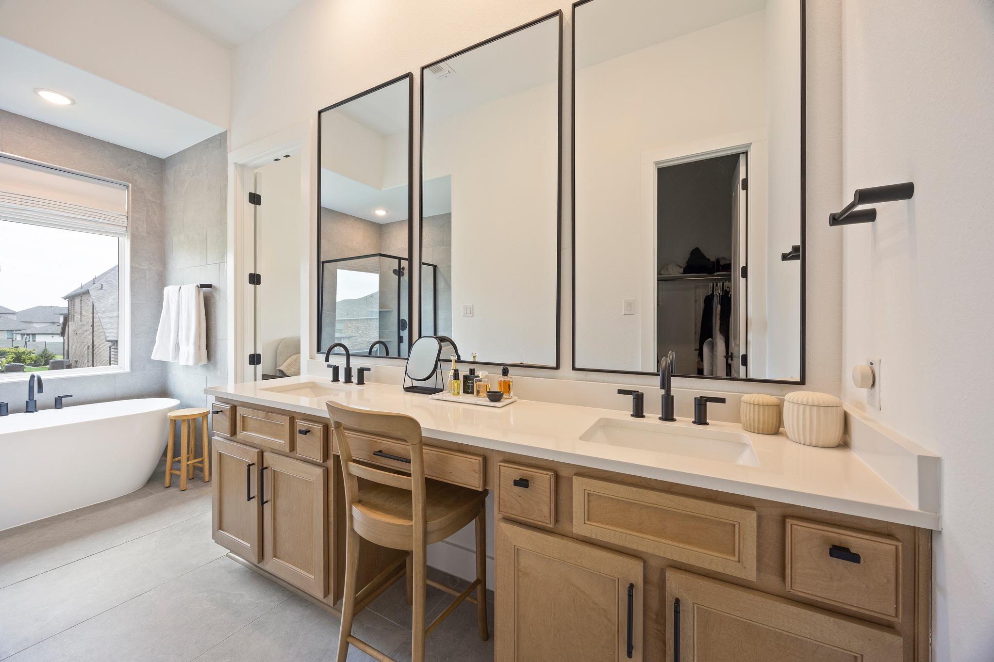 1204 Addison LN