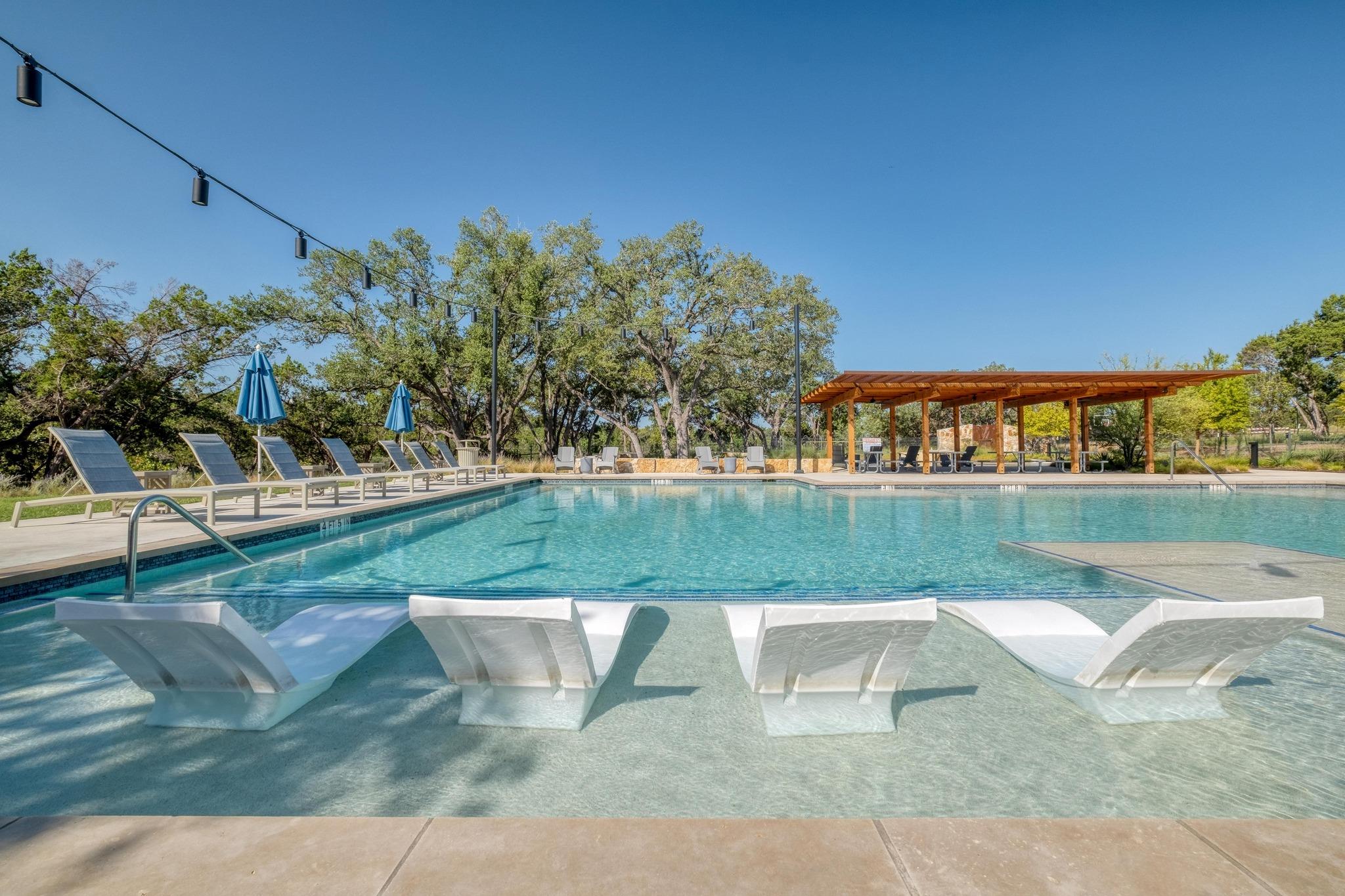 1204 Addison LN
