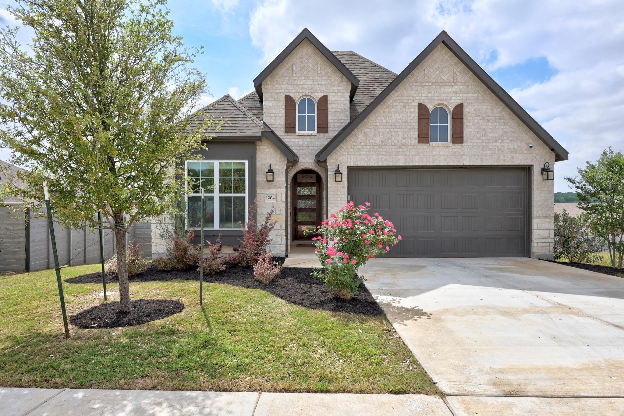 1204 Addison LN