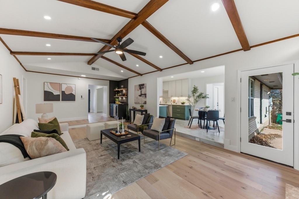 8909 Laurel Grove DR