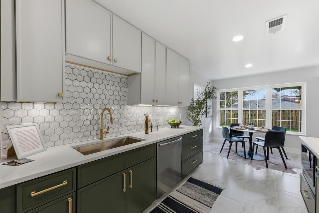 8909 Laurel Grove DR