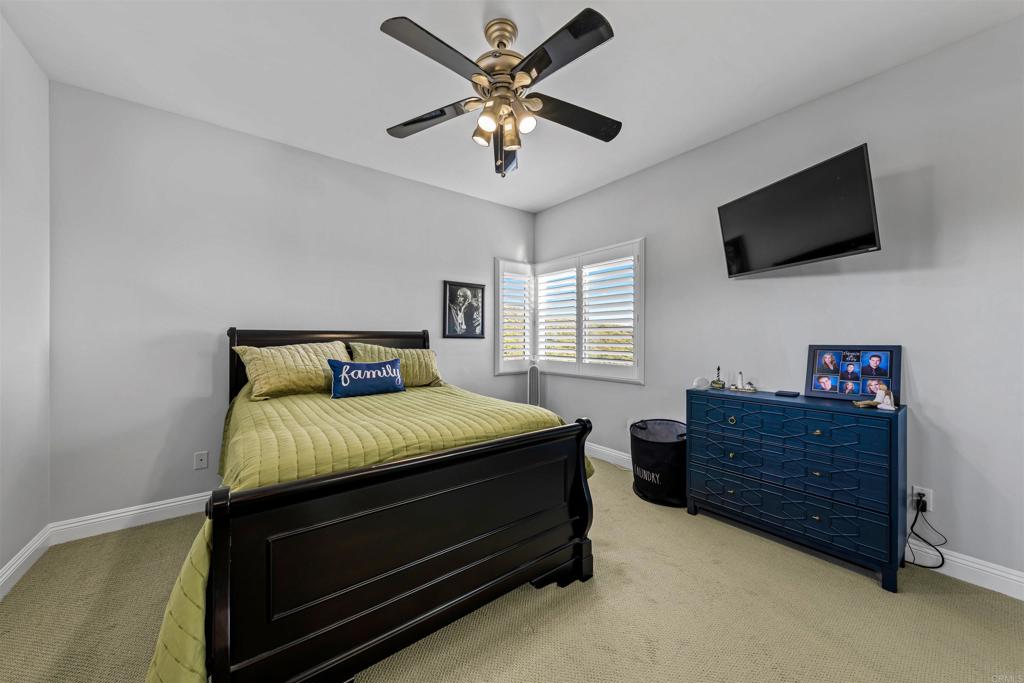 2136 Camino Christina