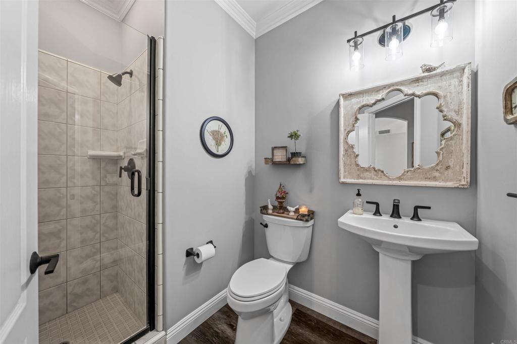 2136 Camino Christina