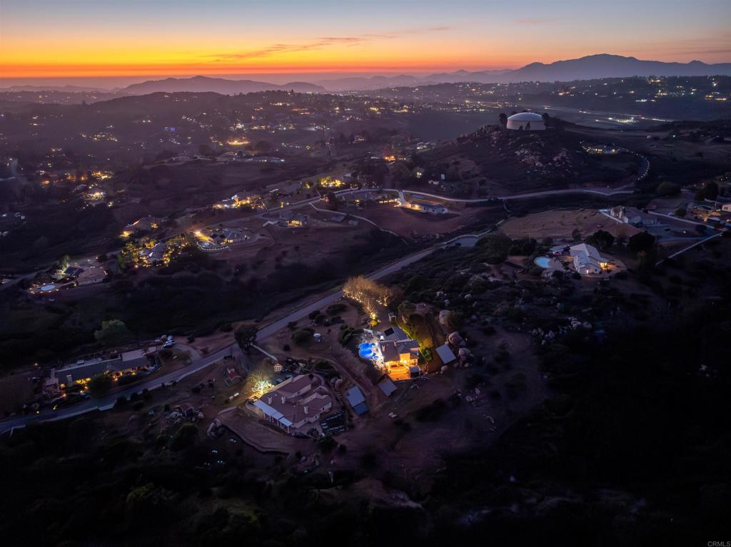 2136 Camino Christina