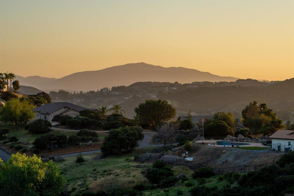 2136 Camino Christina