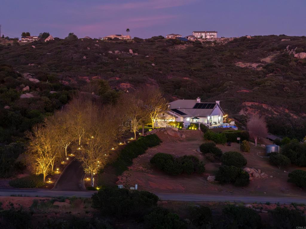 2136 Camino Christina