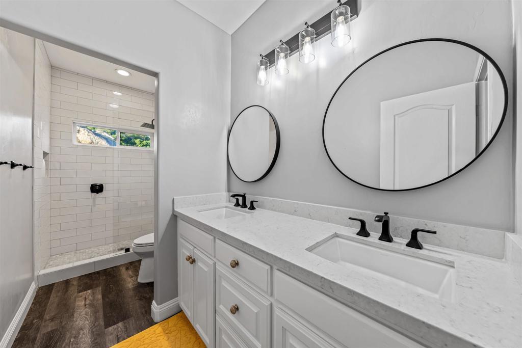 2136 Camino Christina