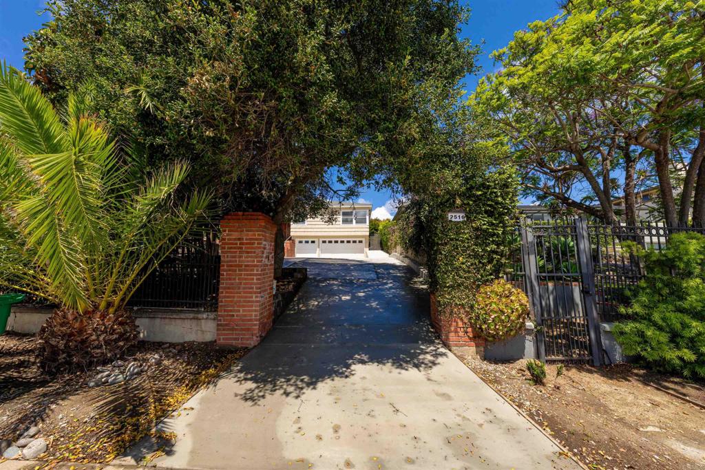 2516 Chatsworth Boulevard