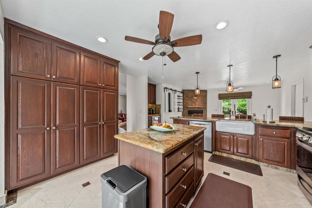 10042 Resmar Court