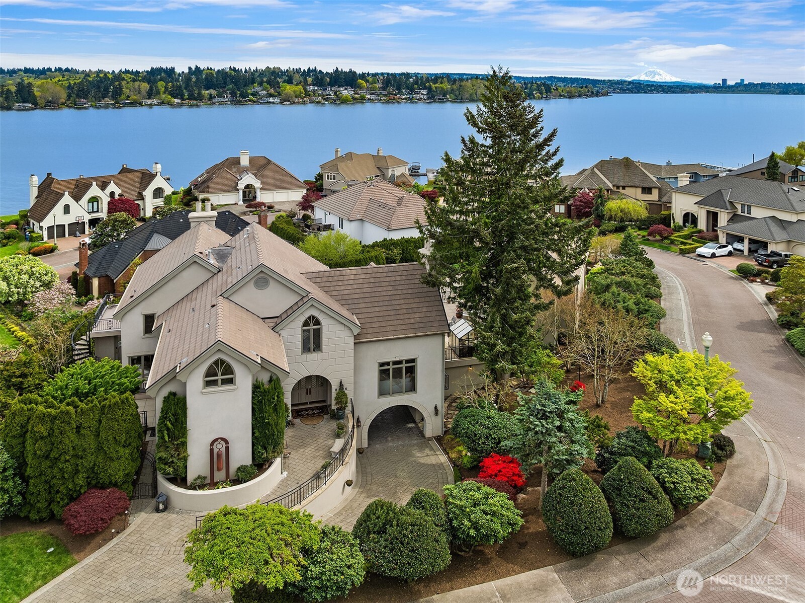 8496 NE Woodland Cove Drive