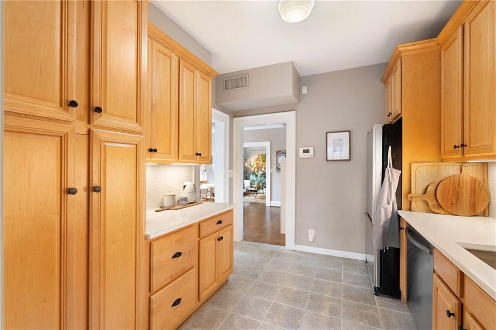 28 COLLIER Road NW Unit 12