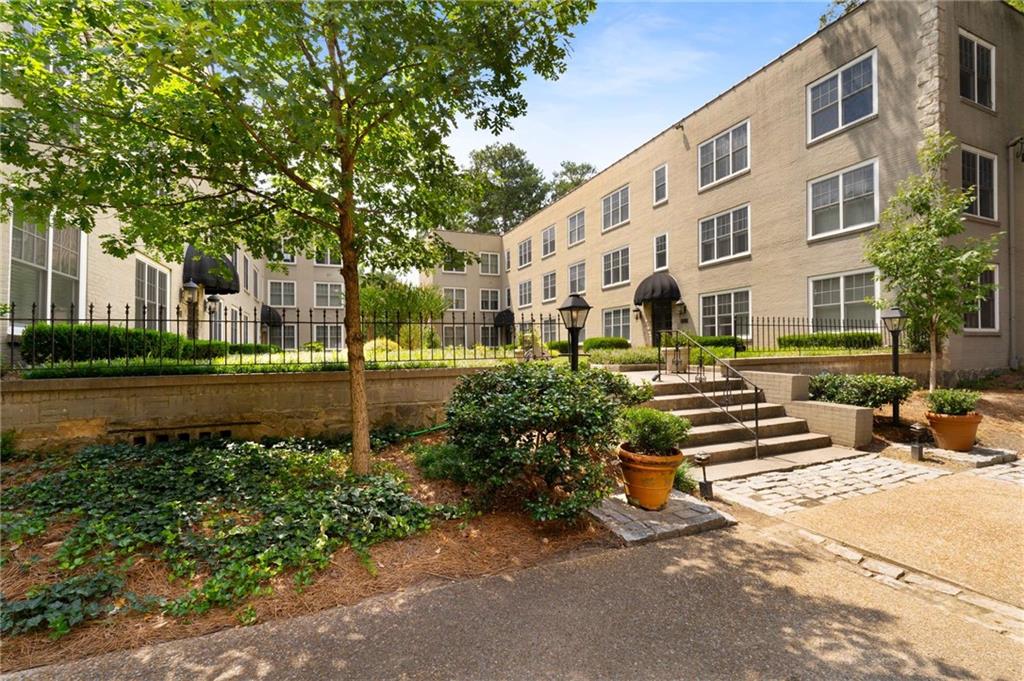 28 COLLIER Road NW Unit 12