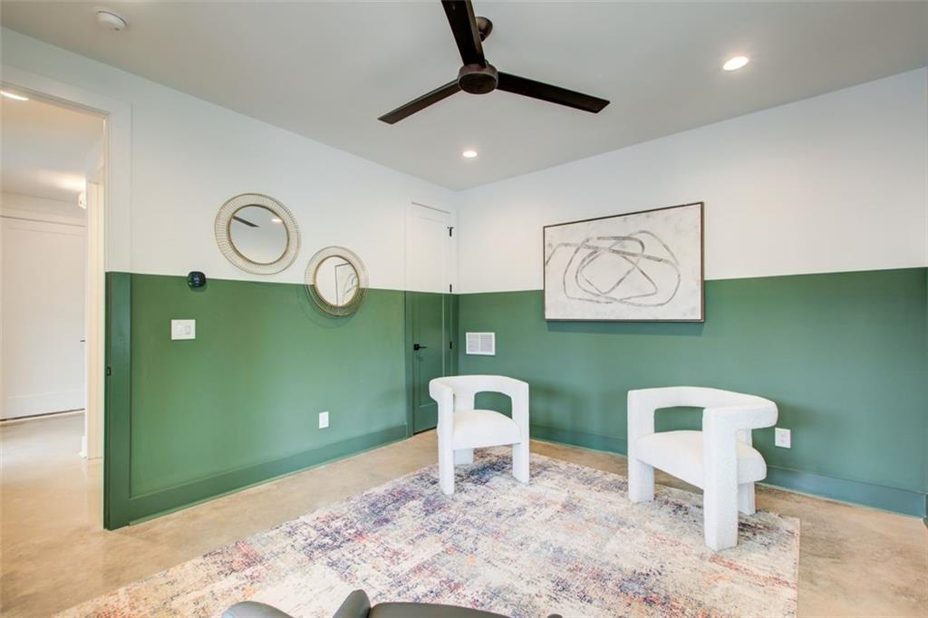 1142 Boulevard Drive NE