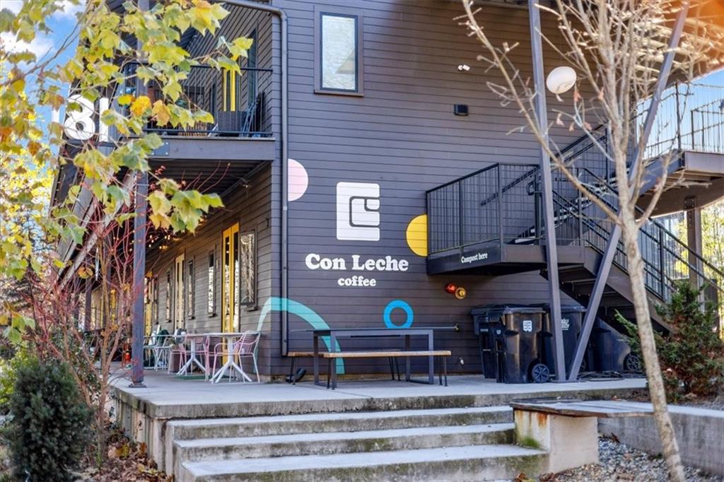 1142 Boulevard Drive NE