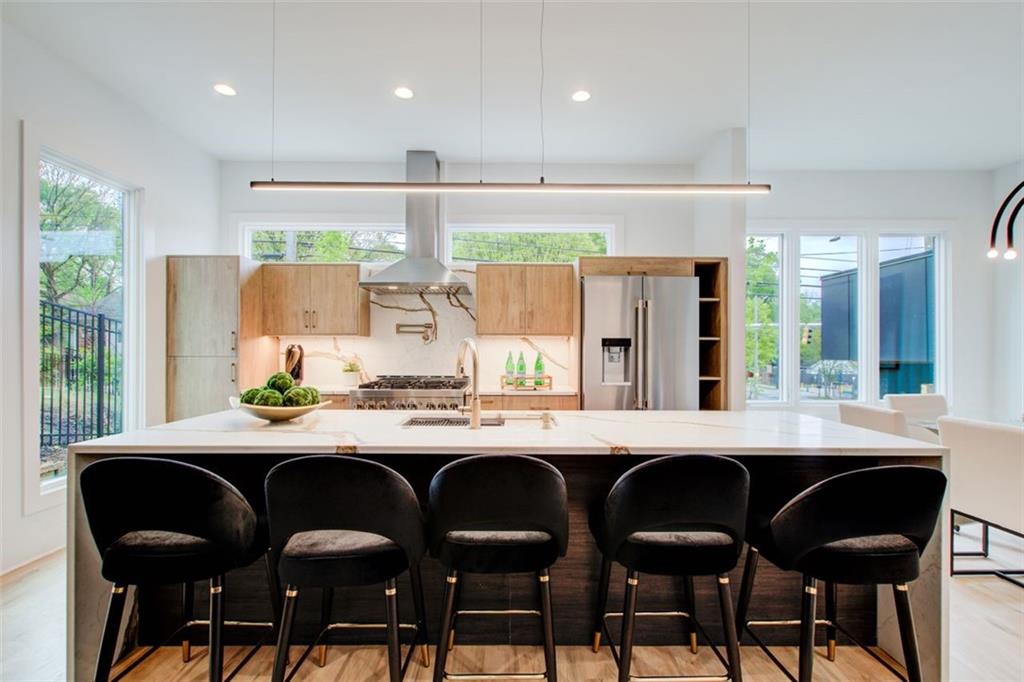 1142 Boulevard Drive NE