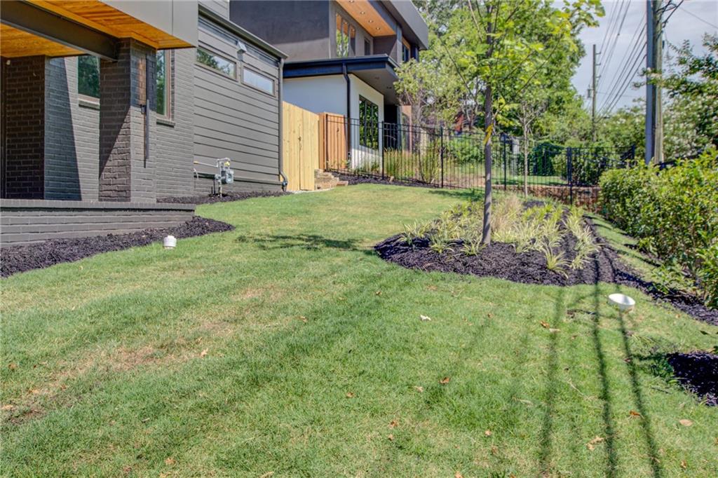 1142 Boulevard Drive NE