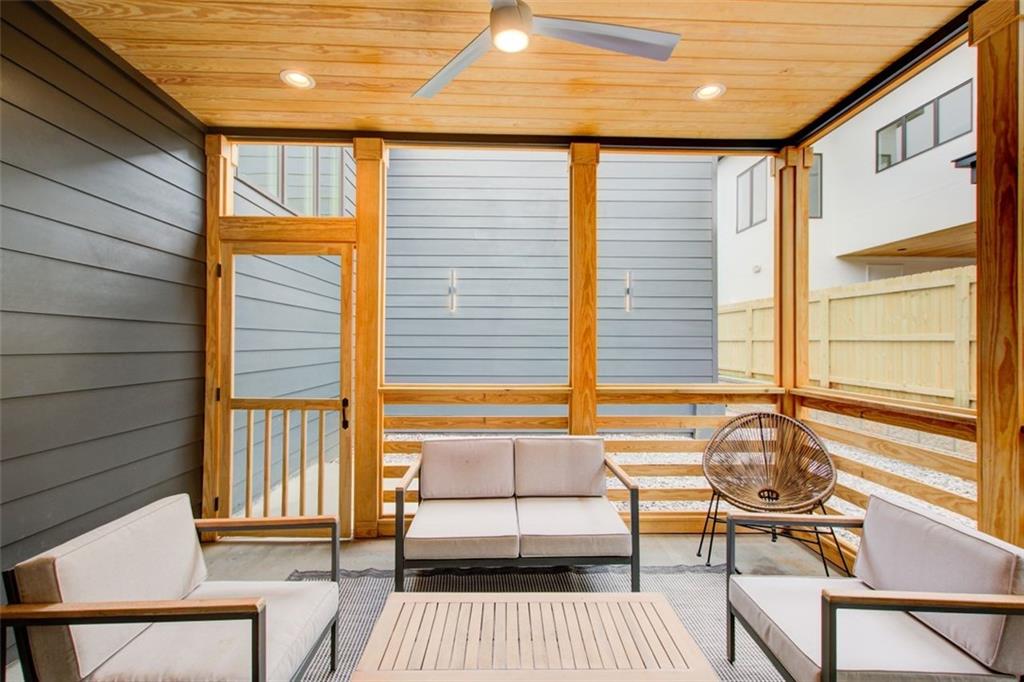 1142 Boulevard Drive NE