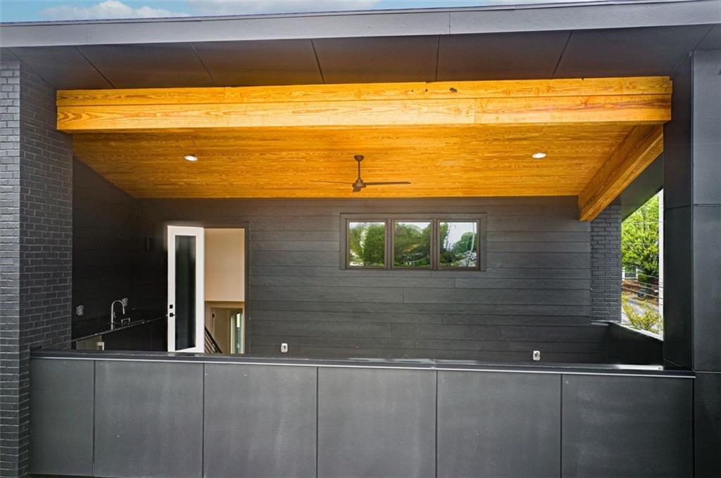 1142 Boulevard Drive NE