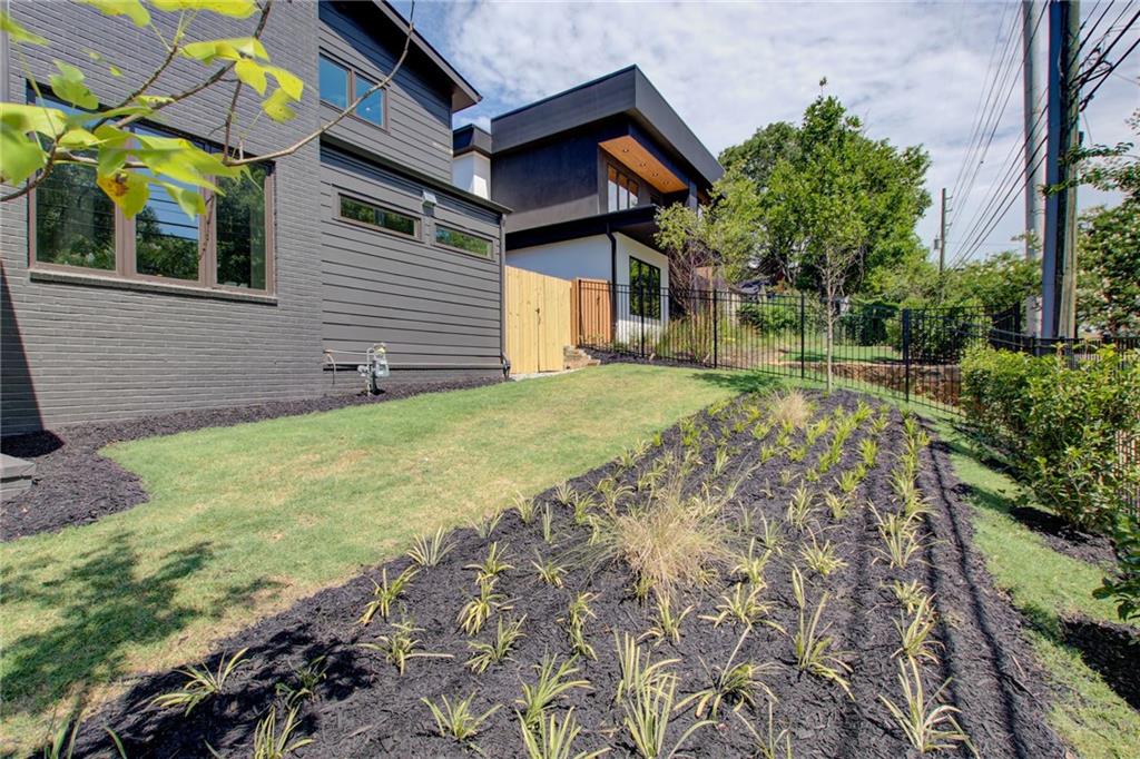 1142 Boulevard Drive NE