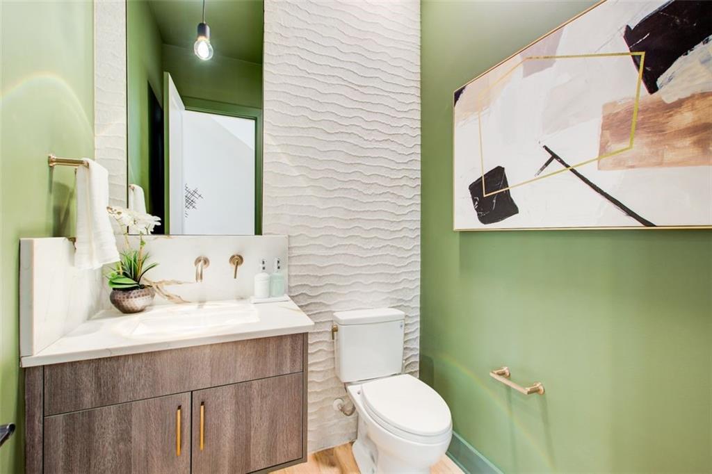 1142 Boulevard Drive NE