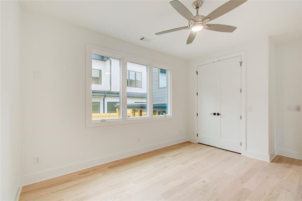 1142 Boulevard Drive NE