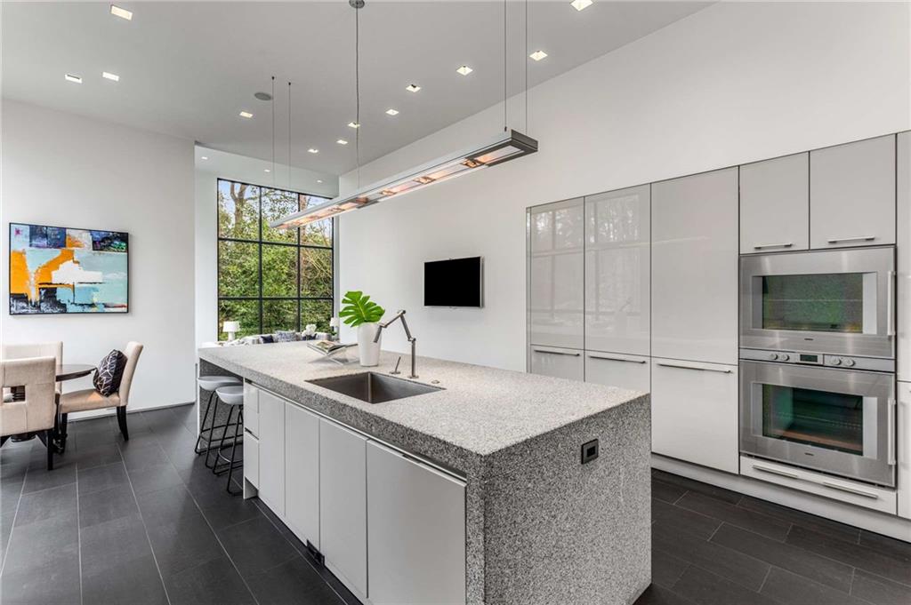 3184 WOOD VALLEY Road NW