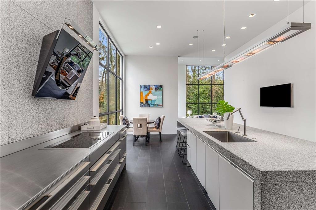 3184 WOOD VALLEY Road NW