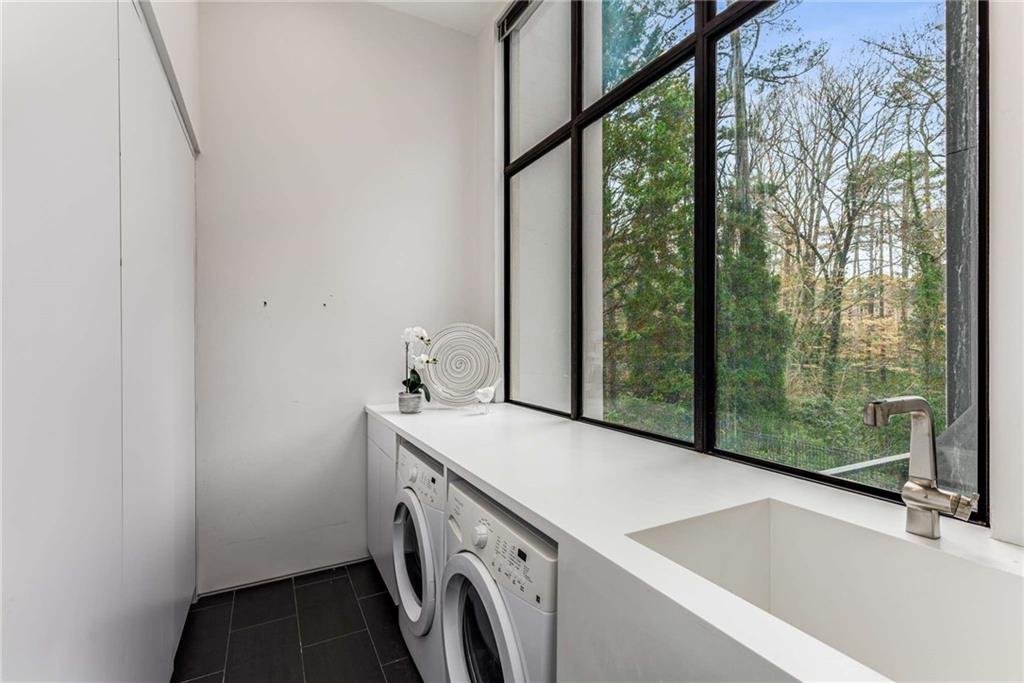 3184 WOOD VALLEY Road NW