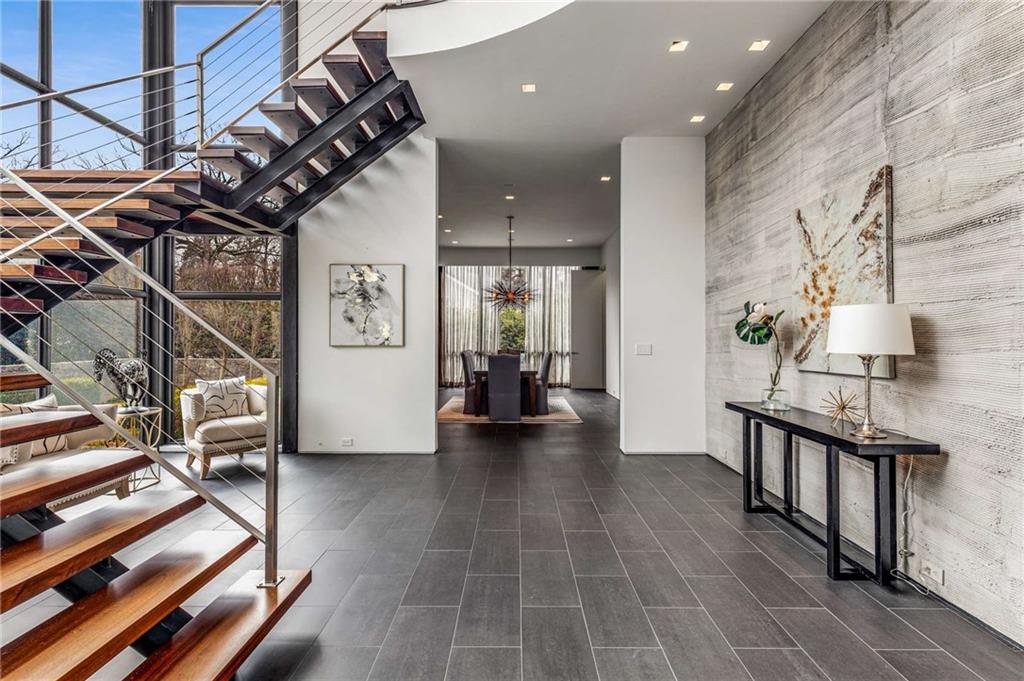 3184 WOOD VALLEY Road NW