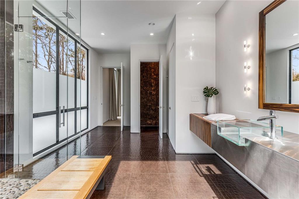 3184 WOOD VALLEY Road NW