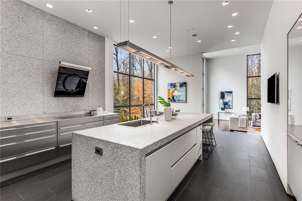 3184 WOOD VALLEY Road NW