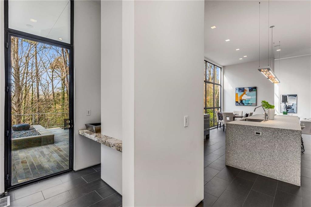 3184 WOOD VALLEY Road NW