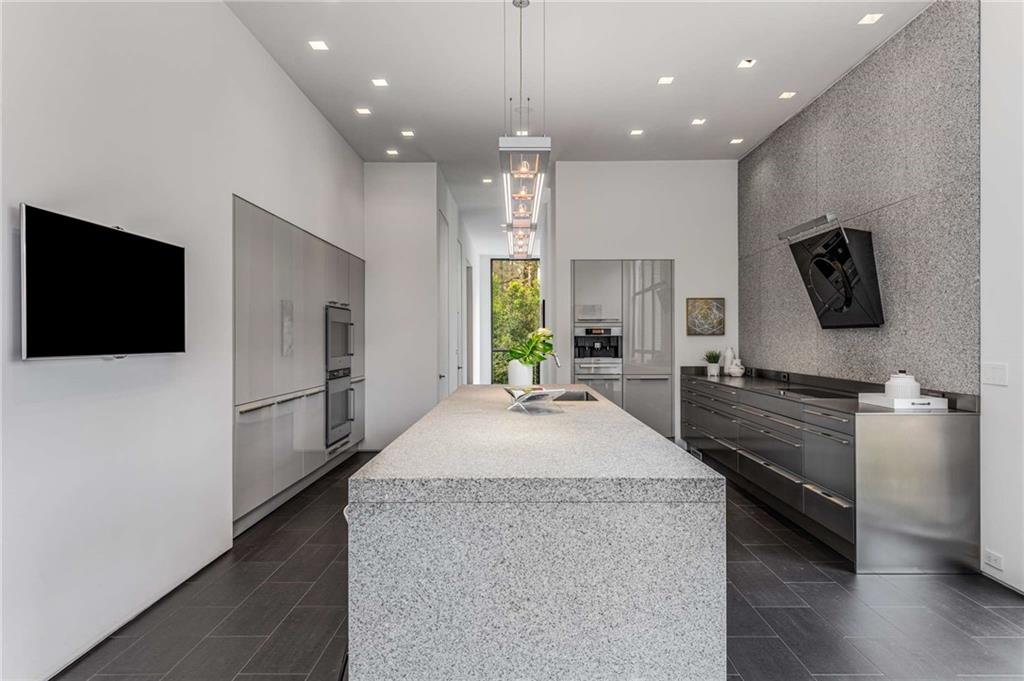 3184 WOOD VALLEY Road NW