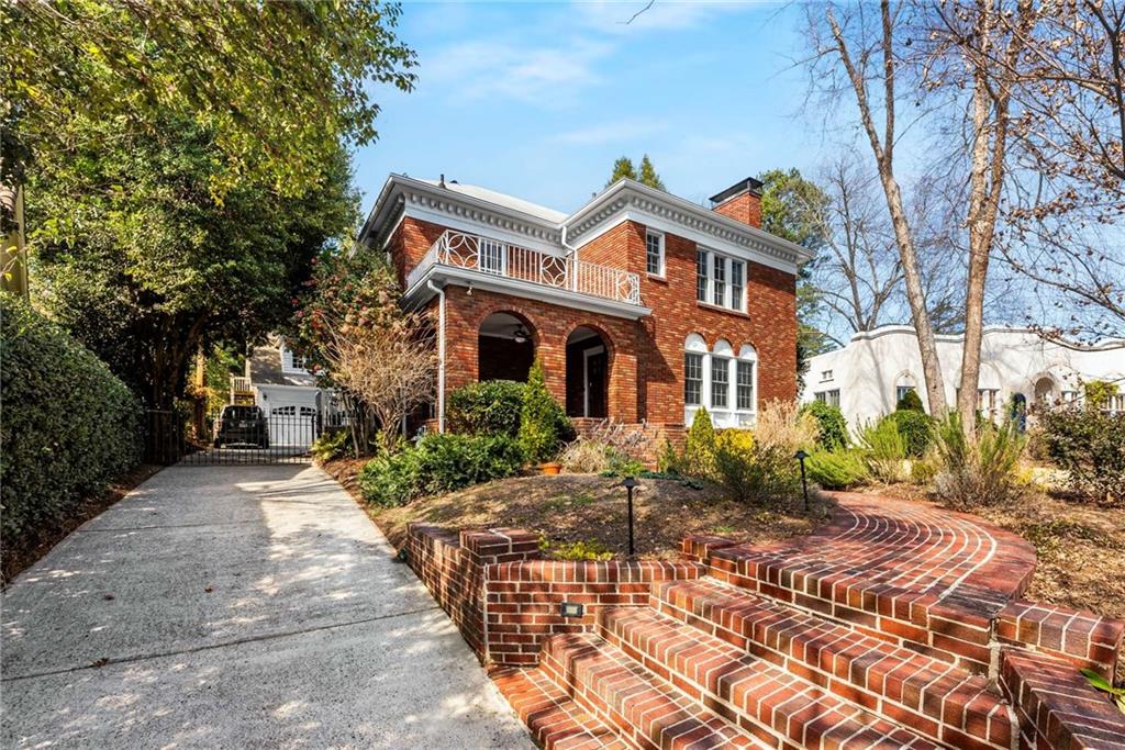 1272 OAKDALE Road NE