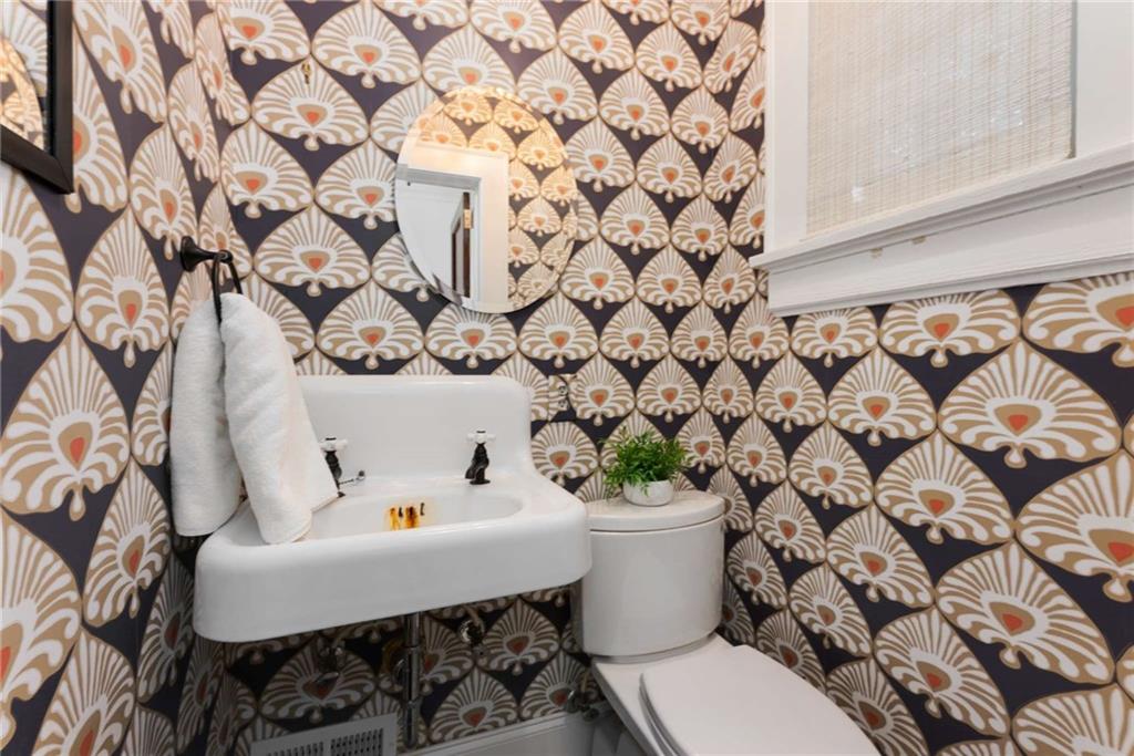 1272 OAKDALE Road NE