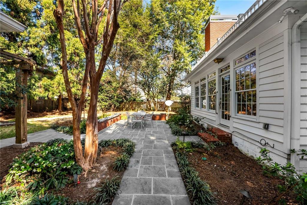 1272 OAKDALE Road NE