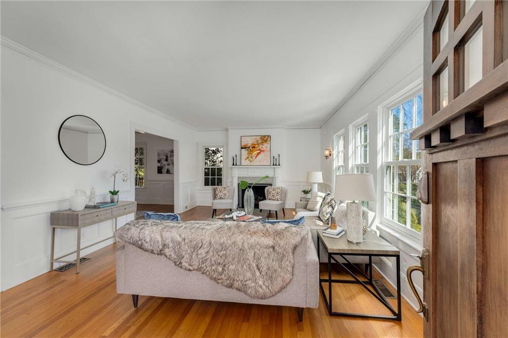 1272 OAKDALE Road NE