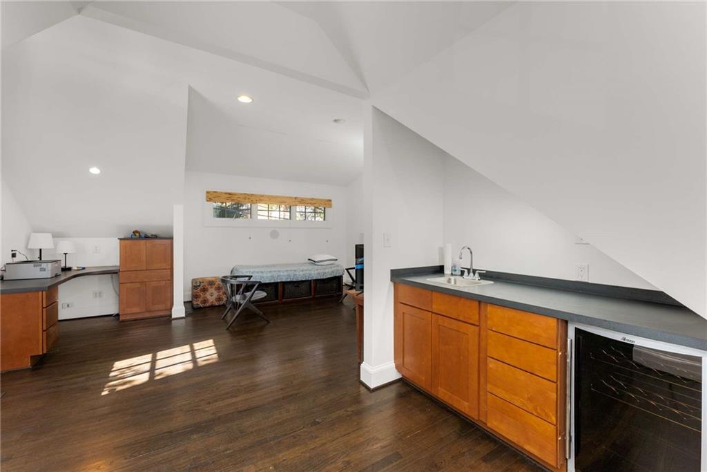 1272 OAKDALE Road NE