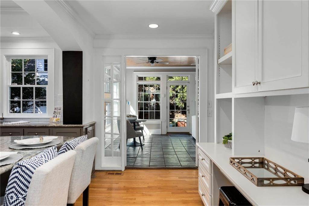 1272 OAKDALE Road NE