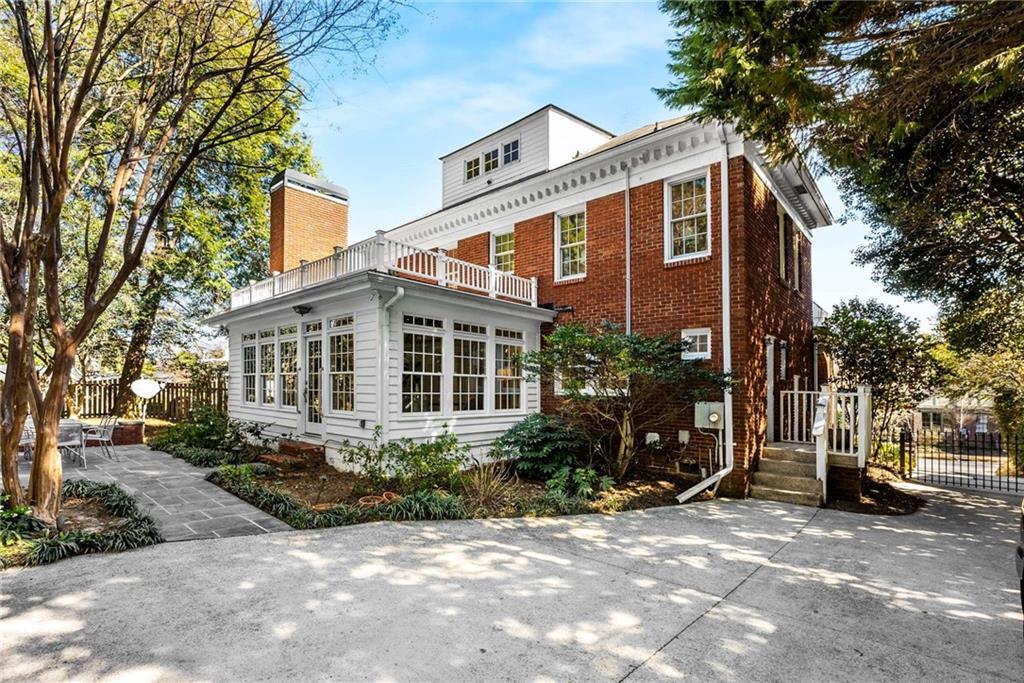 1272 OAKDALE Road NE