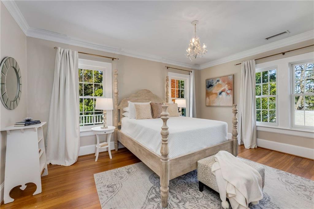 1272 OAKDALE Road NE