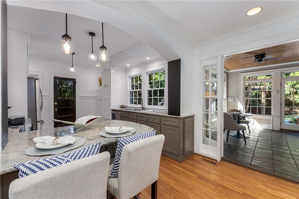 1272 OAKDALE Road NE