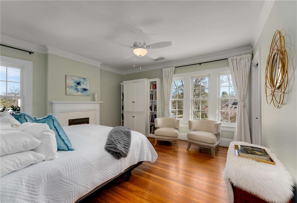 1272 OAKDALE Road NE