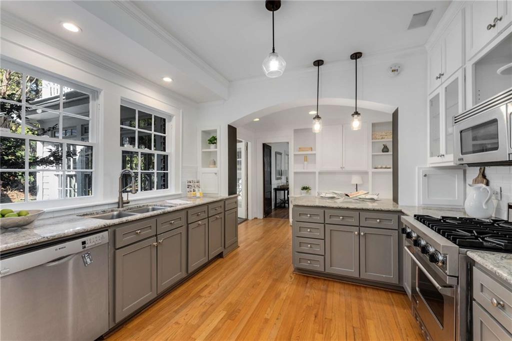 1272 OAKDALE Road NE