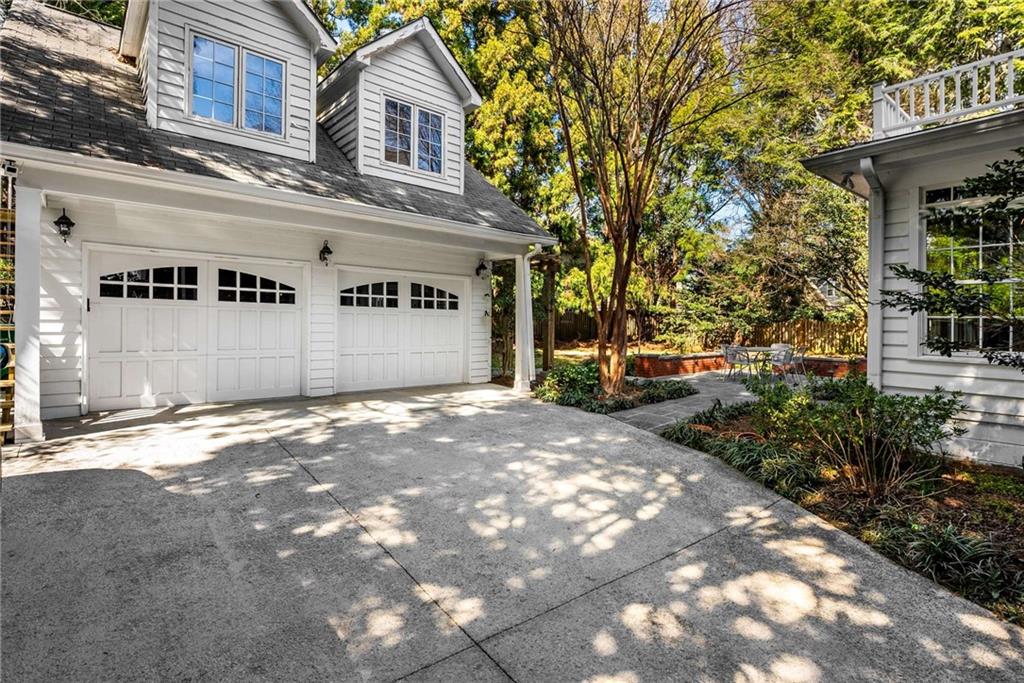 1272 OAKDALE Road NE