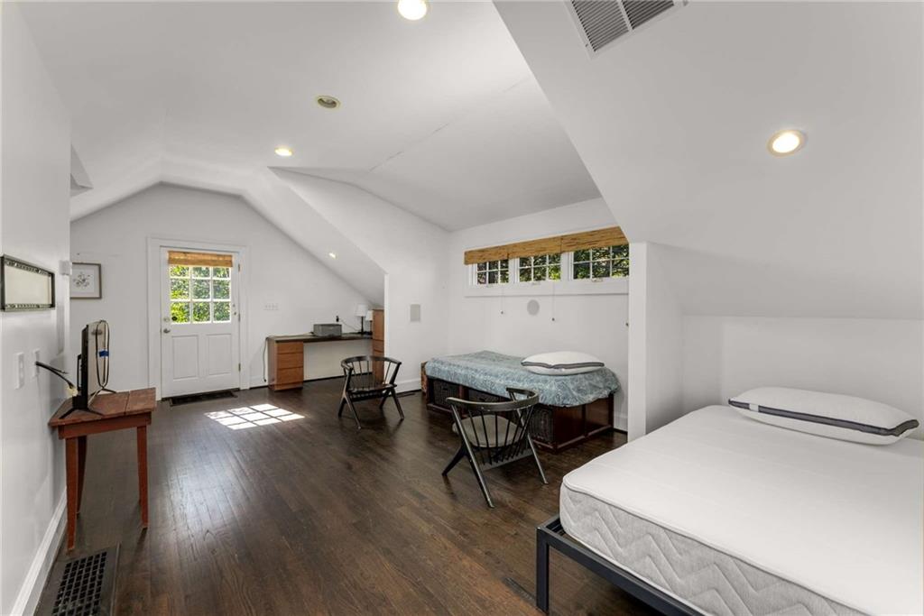 1272 OAKDALE Road NE