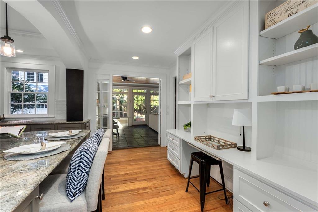 1272 OAKDALE Road NE